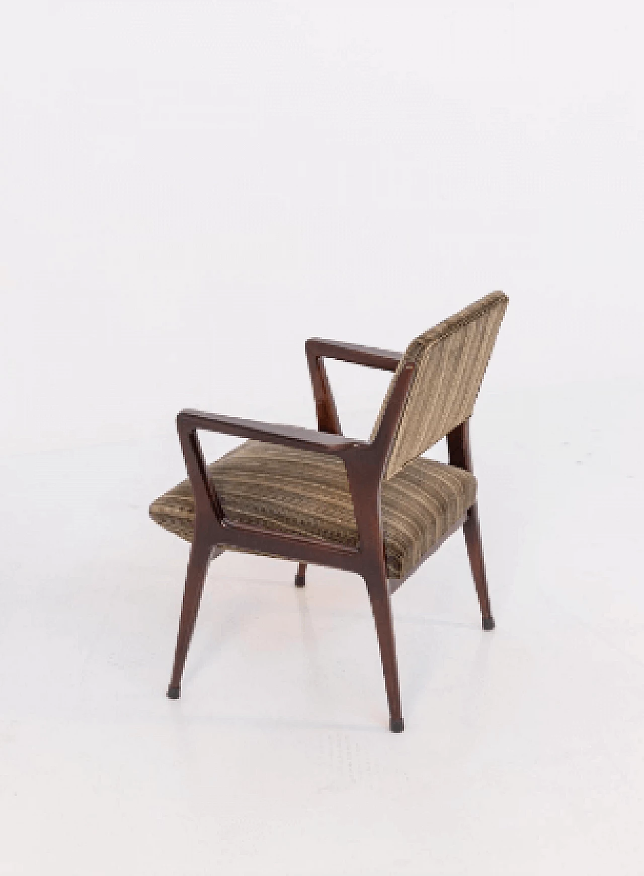 Coppia di poltrone in noce e velluto attribuite a Gio Ponti, anni '50 11