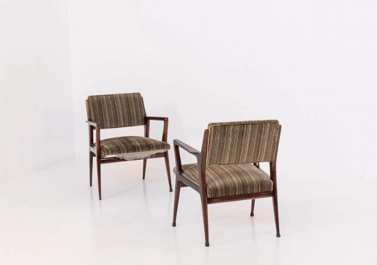 Coppia di poltrone in noce e velluto attribuite a Gio Ponti, anni '50 14