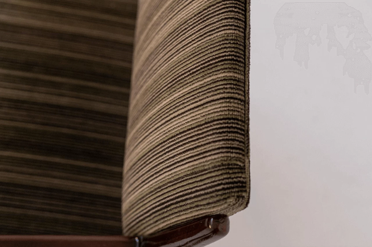 Coppia di poltrone in noce e velluto attribuite a Gio Ponti, anni '50 17