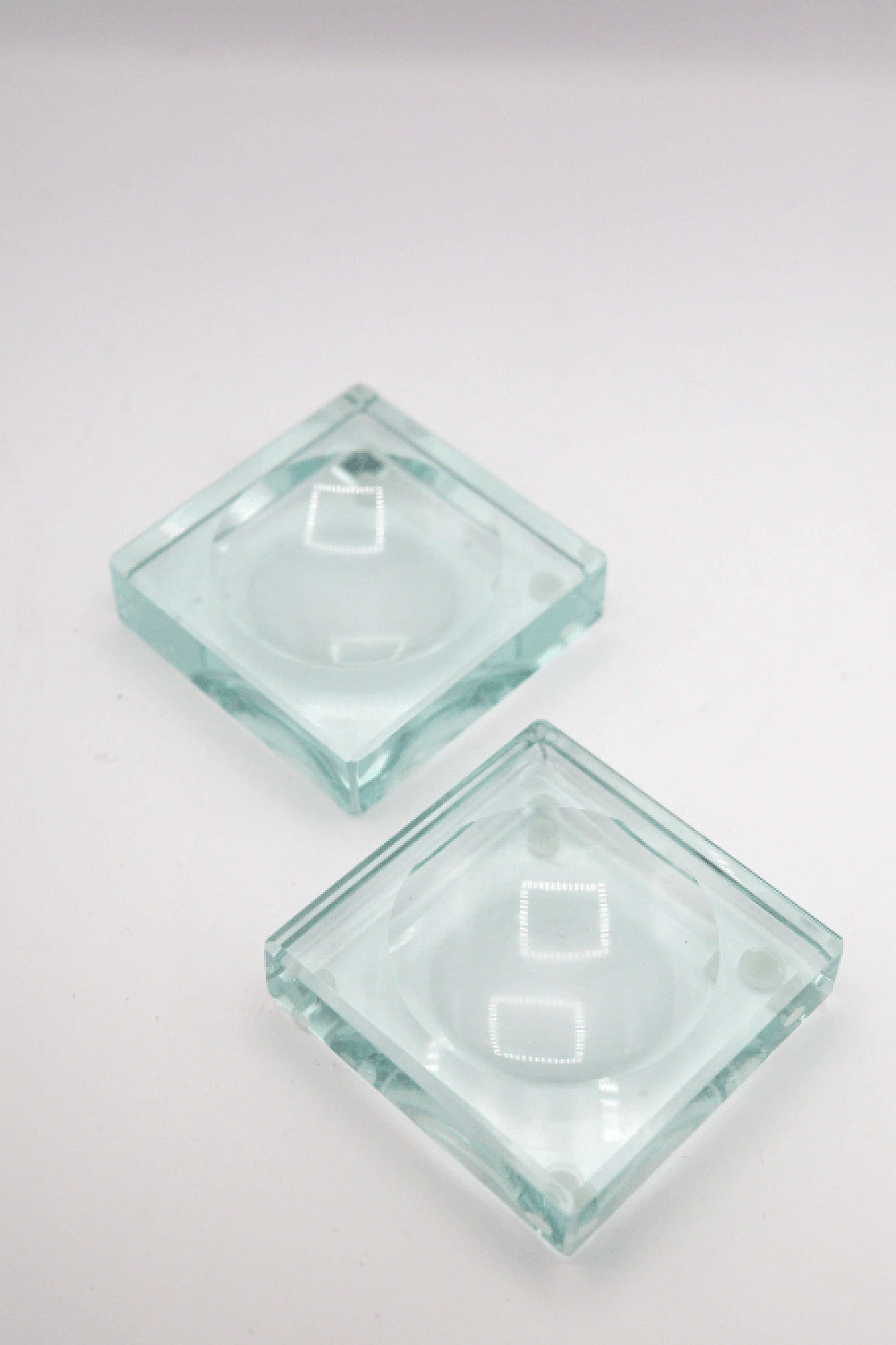 Coppia di posacenere in cristallo di Fontana Arte, anni '60 4