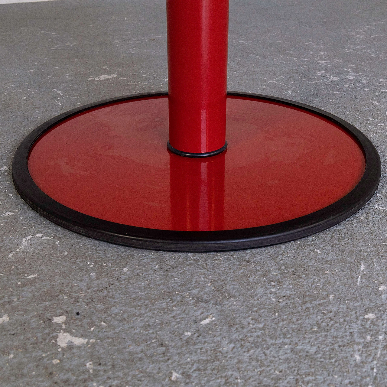 Round table with formica top, 1970s 6