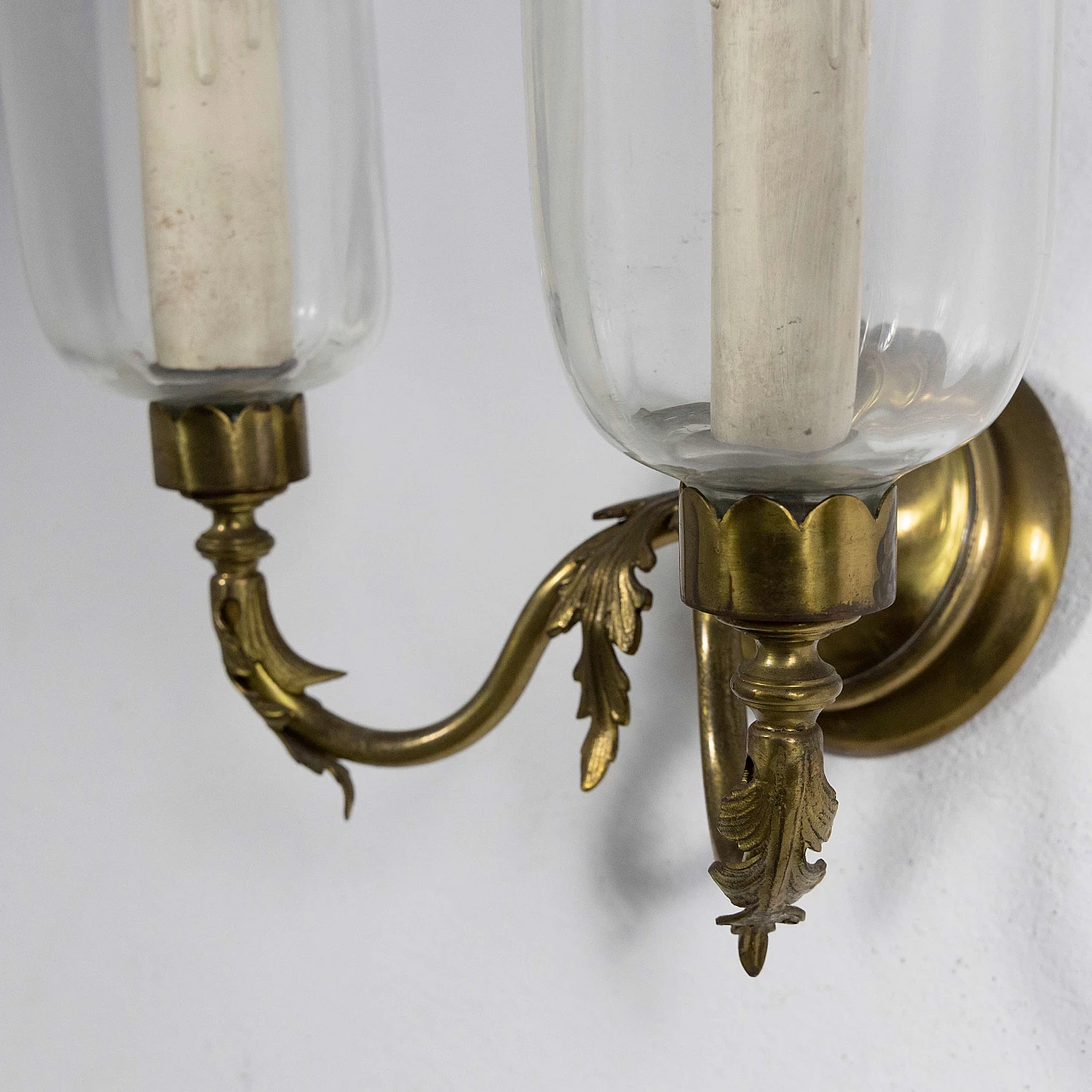 4 Classical-style brass and glass wall sconce, 1950s 3