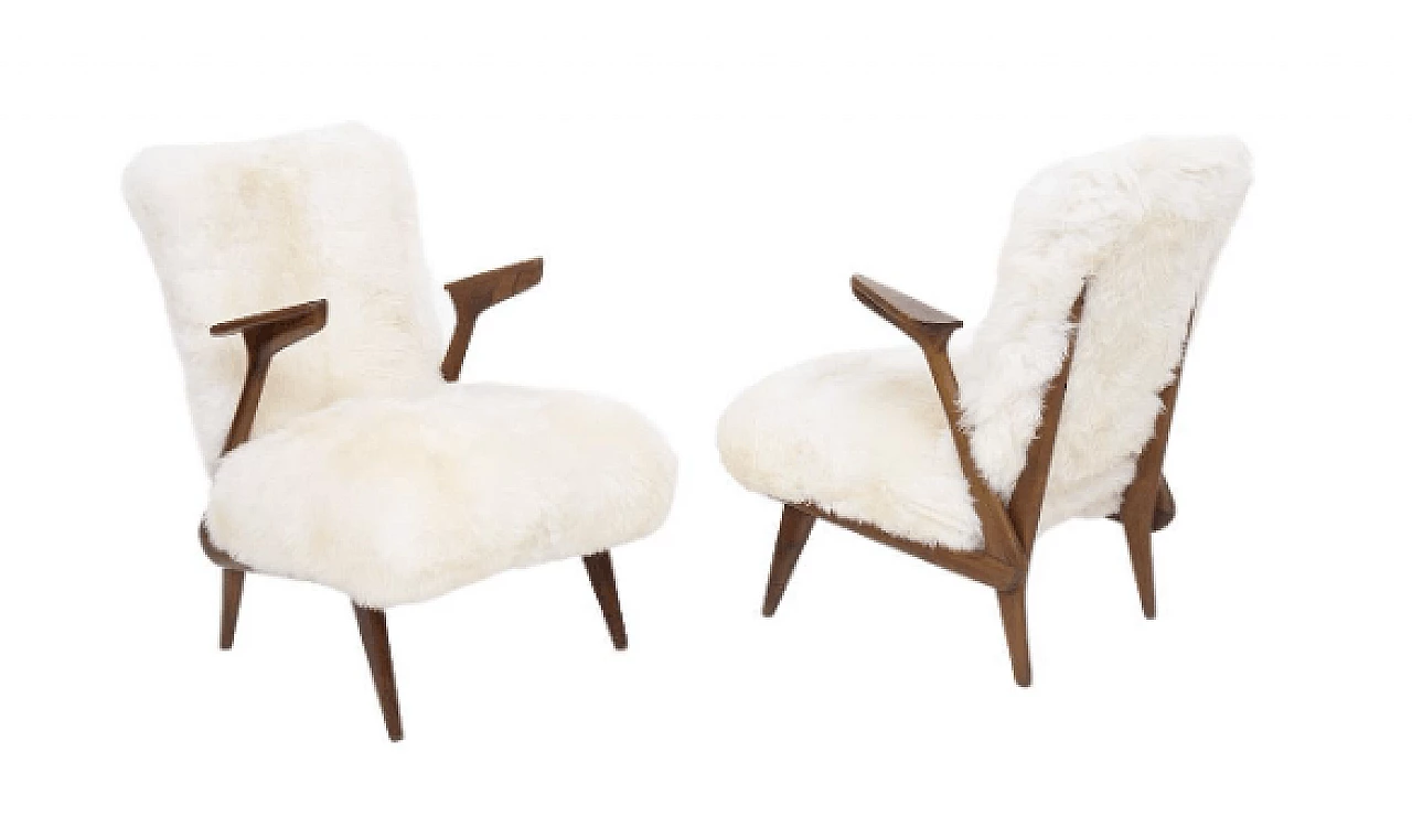 Pair of fur armchairs attributed to Giuseppe Scapinelli, 1950s 1
