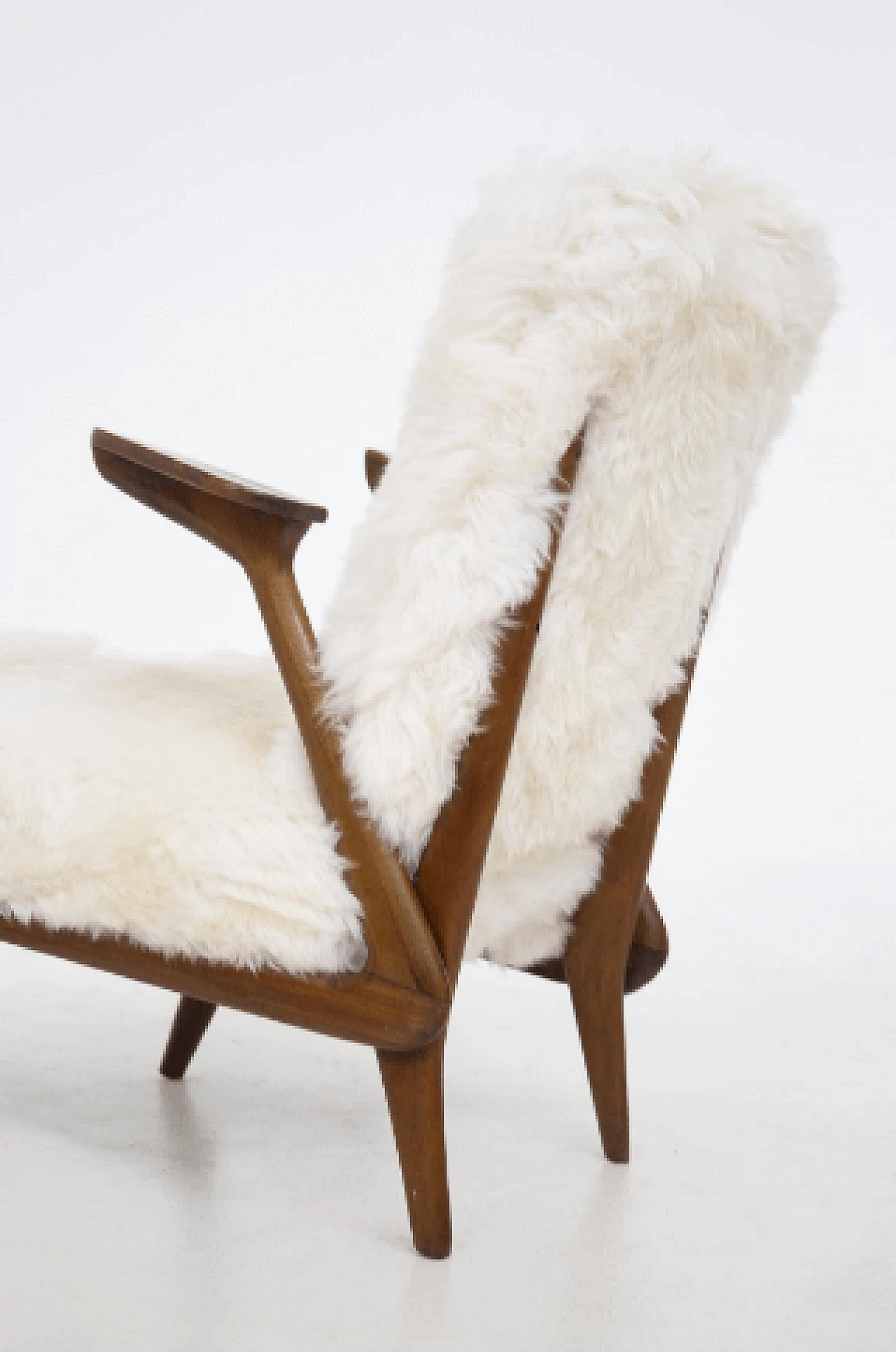 Pair of fur armchairs attributed to Giuseppe Scapinelli, 1950s 3