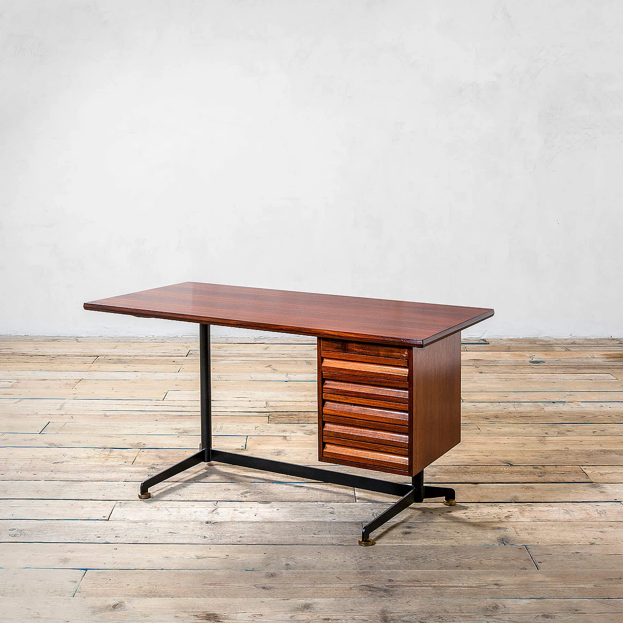 T90 desk by Osvaldo Borsani for Tecno, 1960s 2