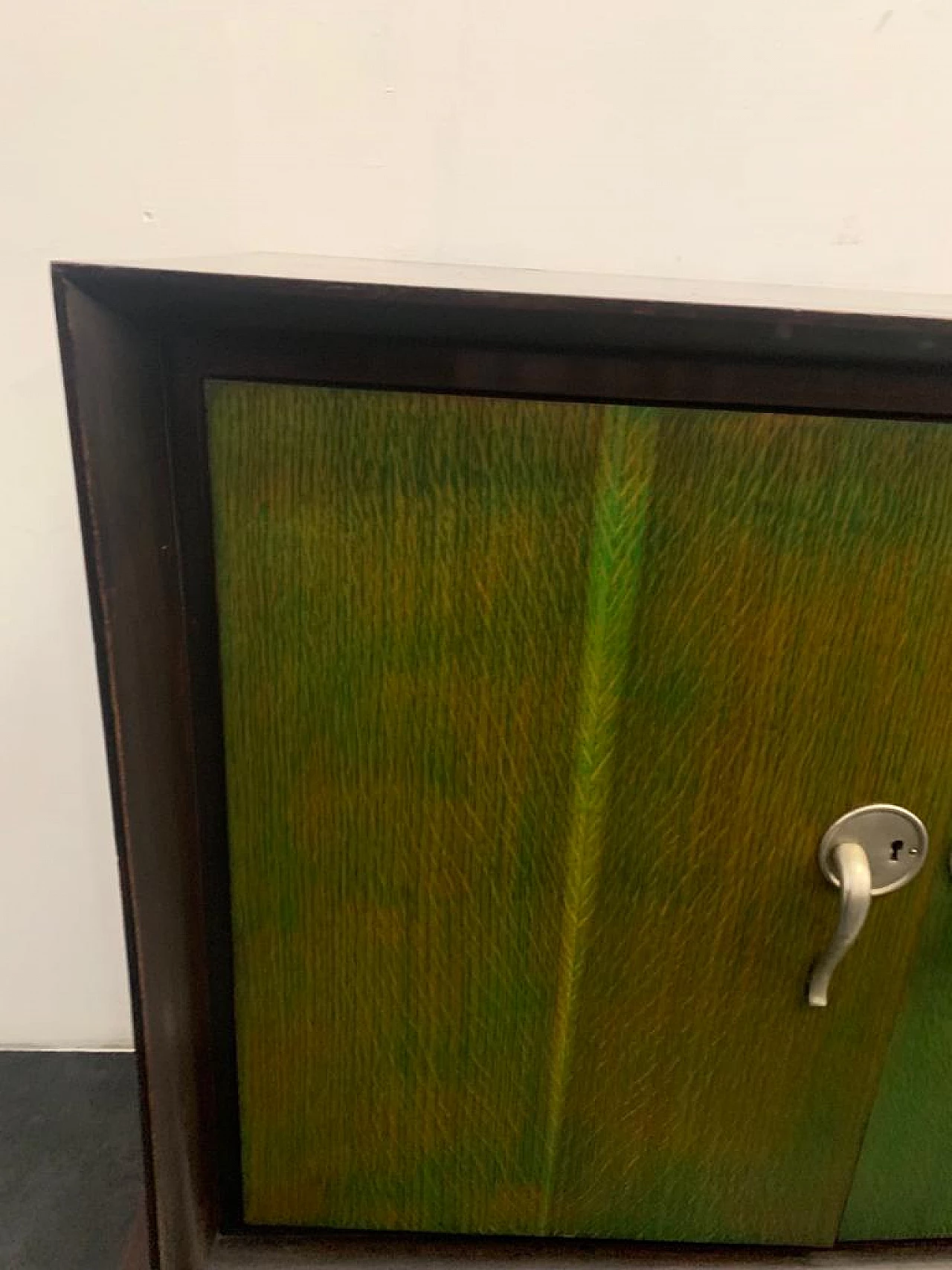 Credenza con specchio in legno con manici in anilina verde, anni '40 10