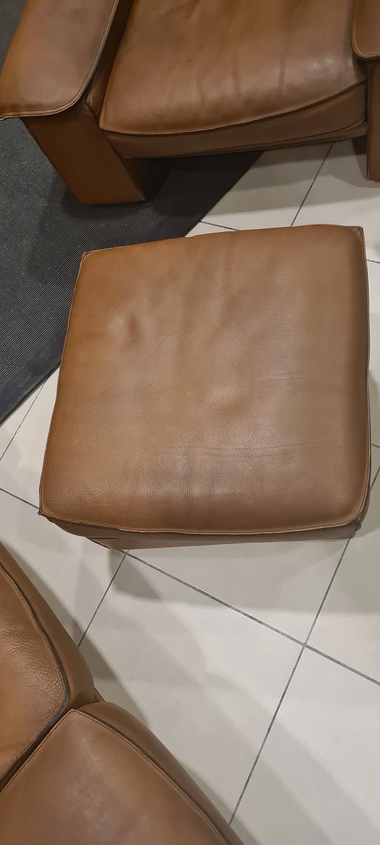 Divano, coppia di poltrone e pouf di Ferruccio Brunati, anni '60 9