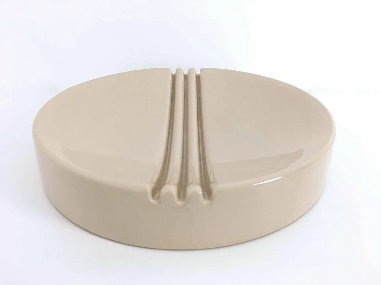 White ceramic ashtray by Giancarlo Gabbianelli, 1960s 2