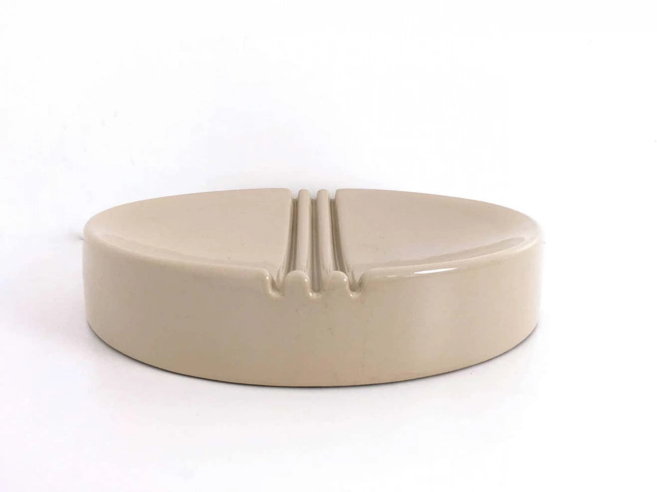 White ceramic ashtray by Giancarlo Gabbianelli, 1960s 3