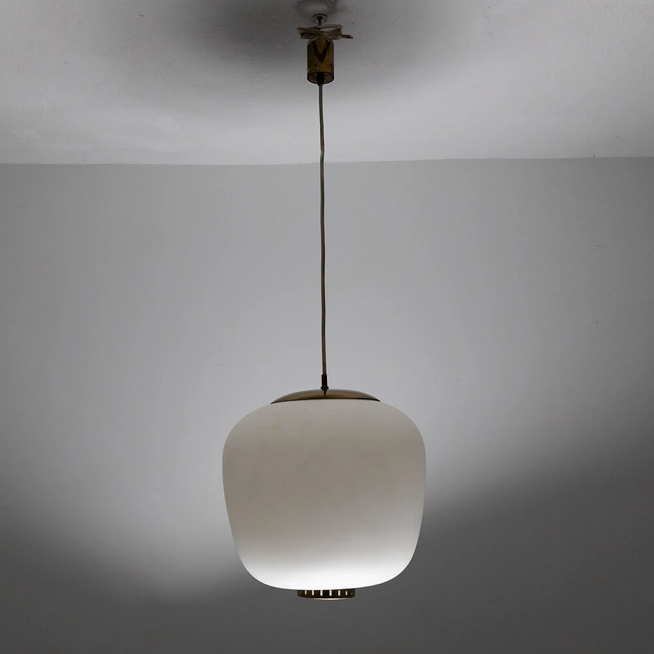 Lampada a sospensione in vetro satinato di Stilnovo, anni '50 7