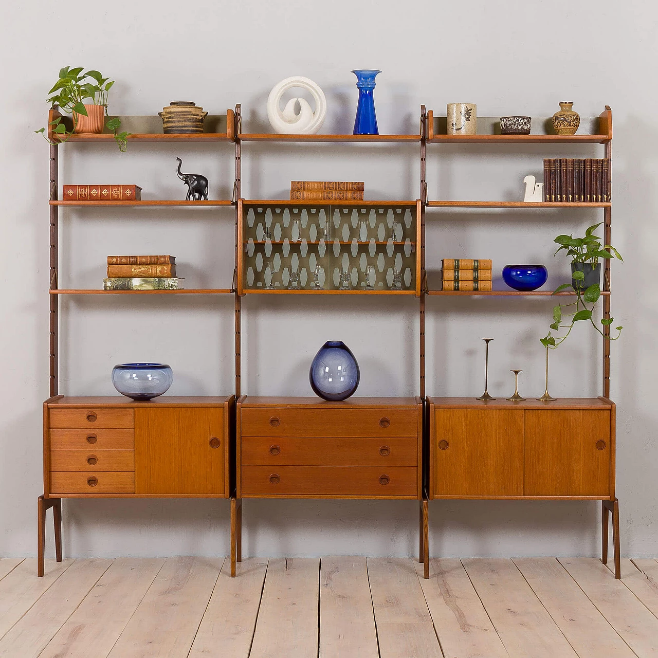 Three-bay Ergo wall unit by John Texmon and Einar Blindheim for Blindheim Mobelfabrikk, 1960s 1