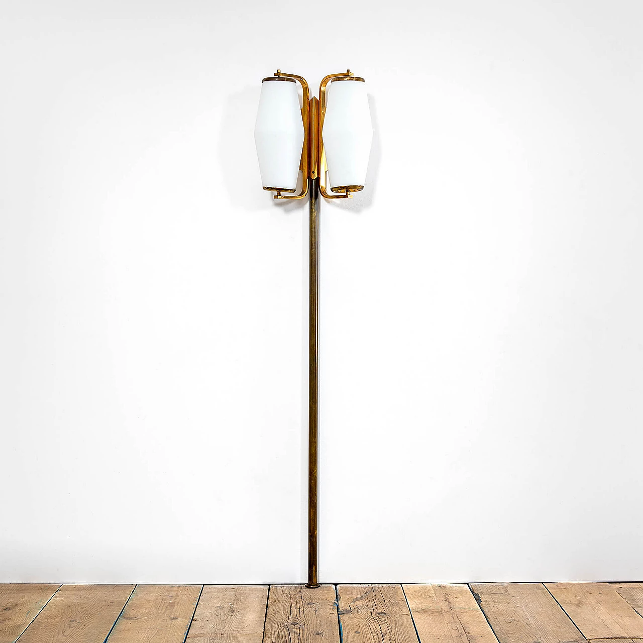 Brass and glass wall lamp with double light diffuser by Stilnovo, 1950s 1