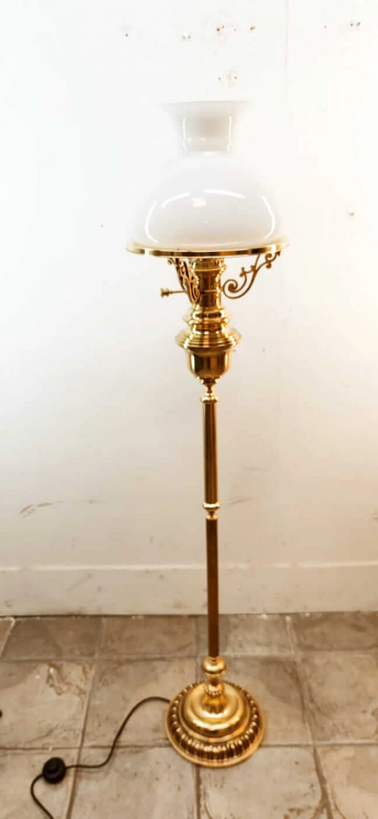 Brass floor lamp with double glass, 1960s 16