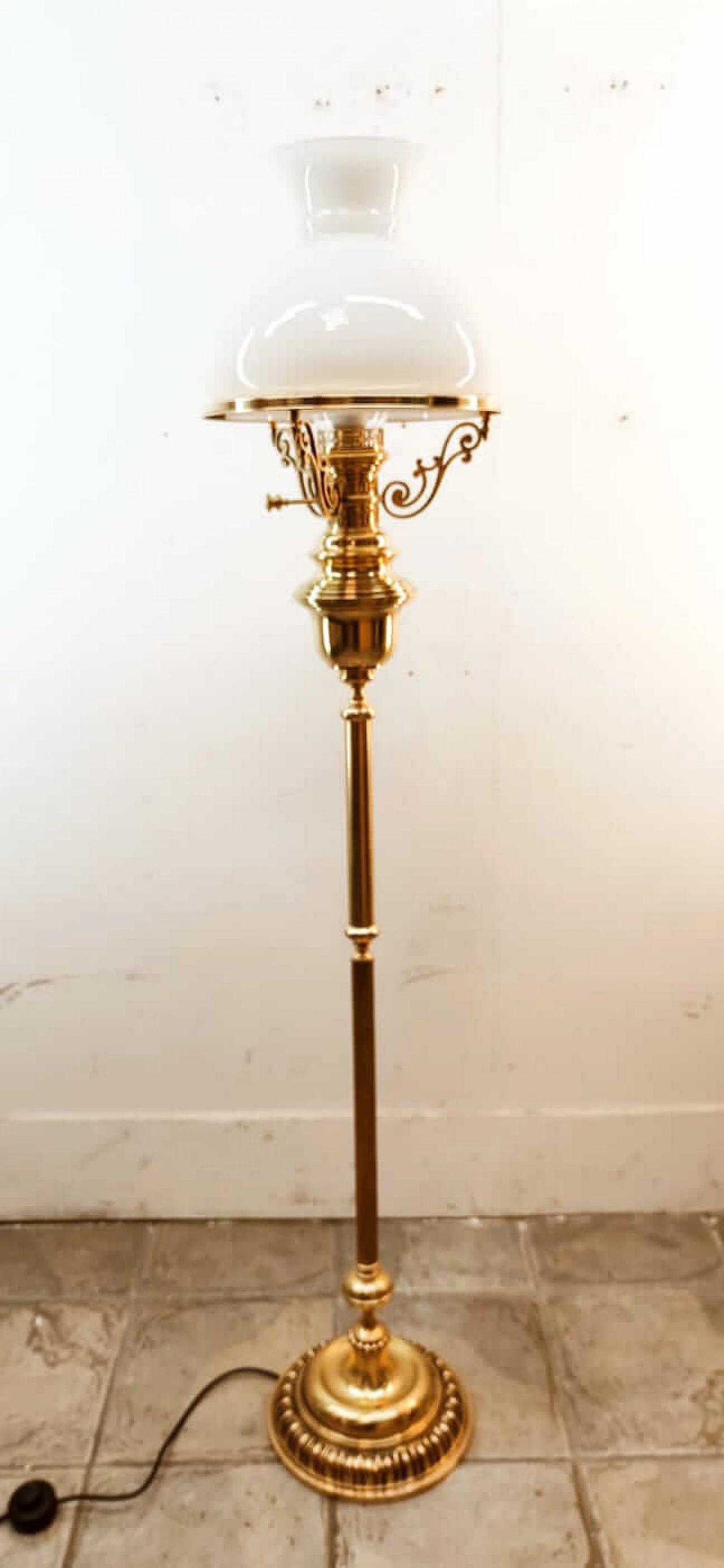 Brass floor lamp with double glass, 1960s 17