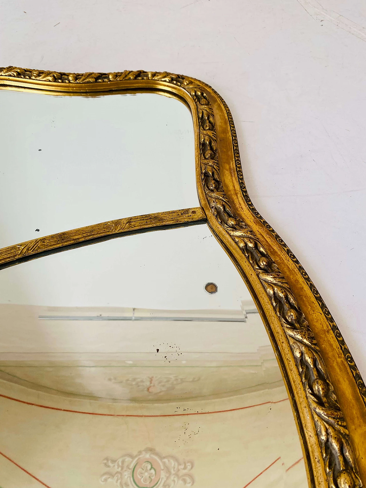 Specchio in legno massello con finitura in foglia d'oro, metà '800 9