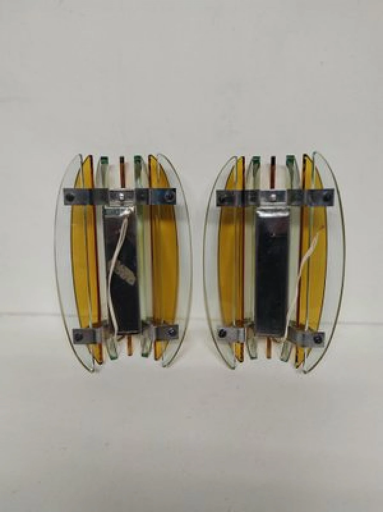 Coppia di applique in vetro e metallo di Veca, anni '70 4