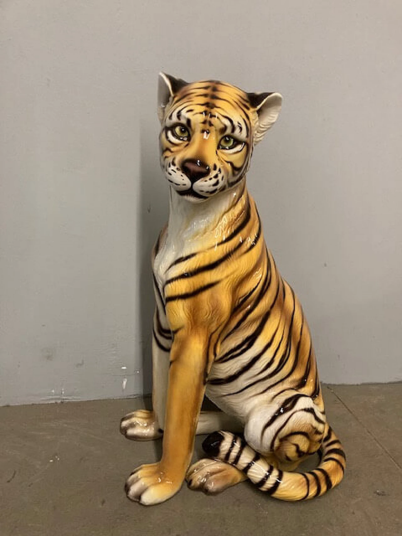 Scultura in ceramica raffigurante una tigre, anni '70 4