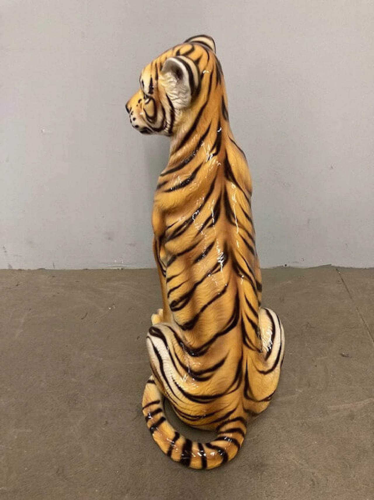 Scultura in ceramica raffigurante una tigre, anni '70 12