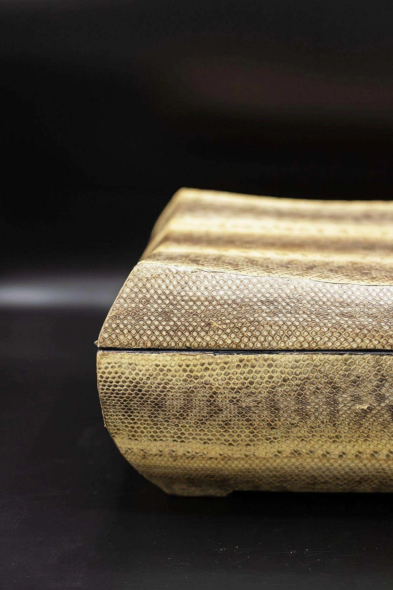 Art Deco leatherette and velvet jewellery box, 1920s 4