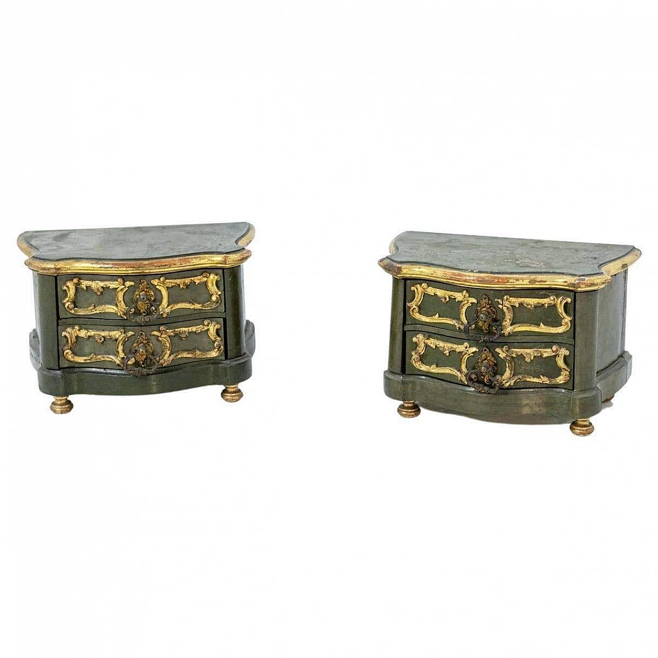 Pair of gold-lacquered wooden bedside cabinets, 18th century 1