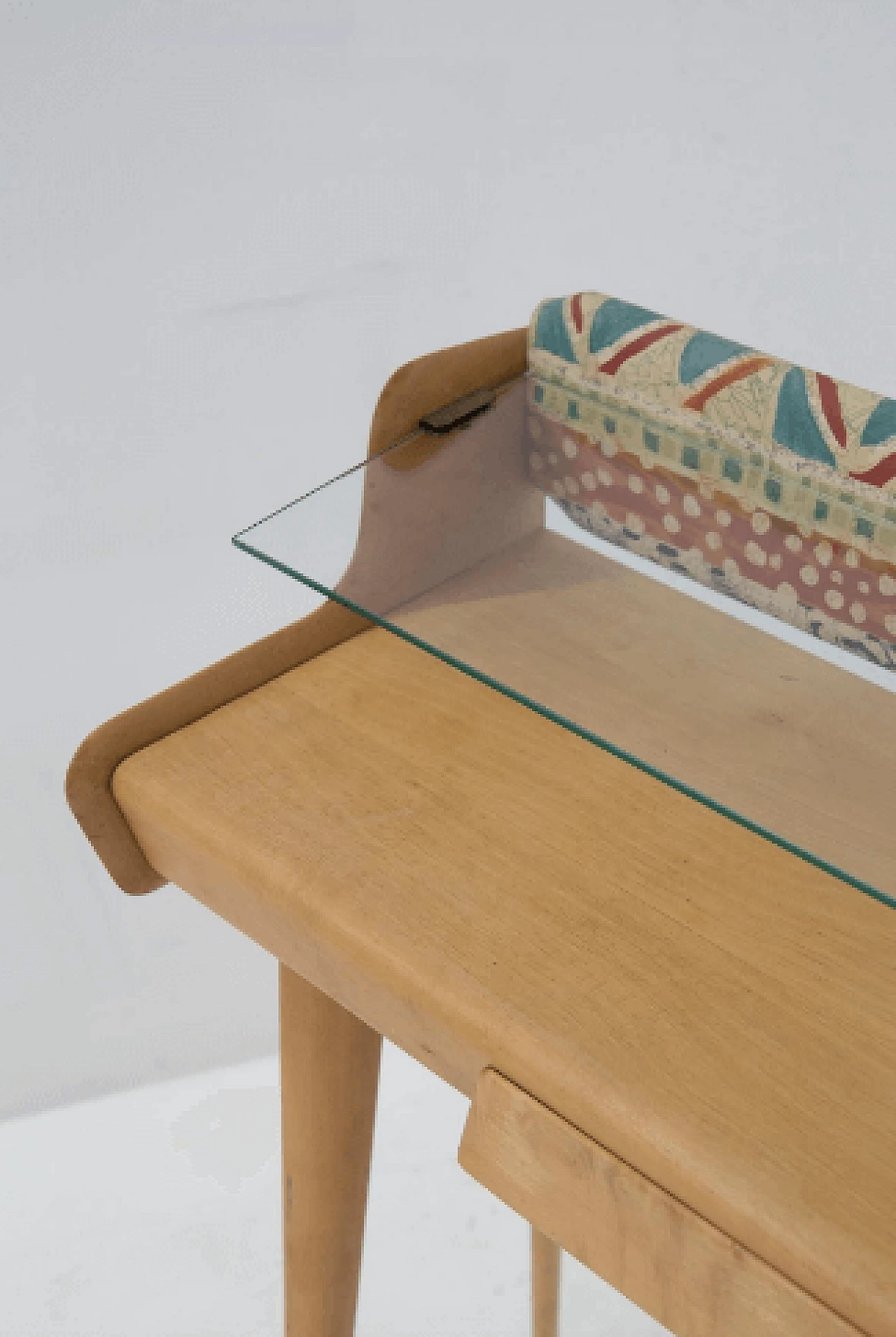 Scrivania in legno con mensola in vetro e pannello dipinto, anni '50 8
