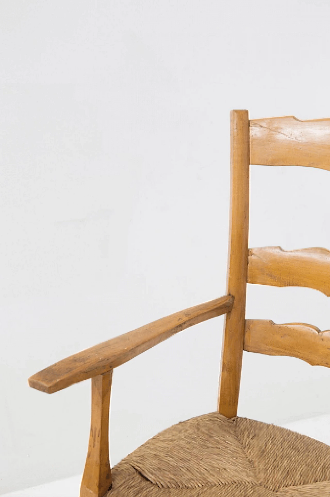 Pair of armchairs in wood and straw attributed to Paolo Buffa, 1940s 4