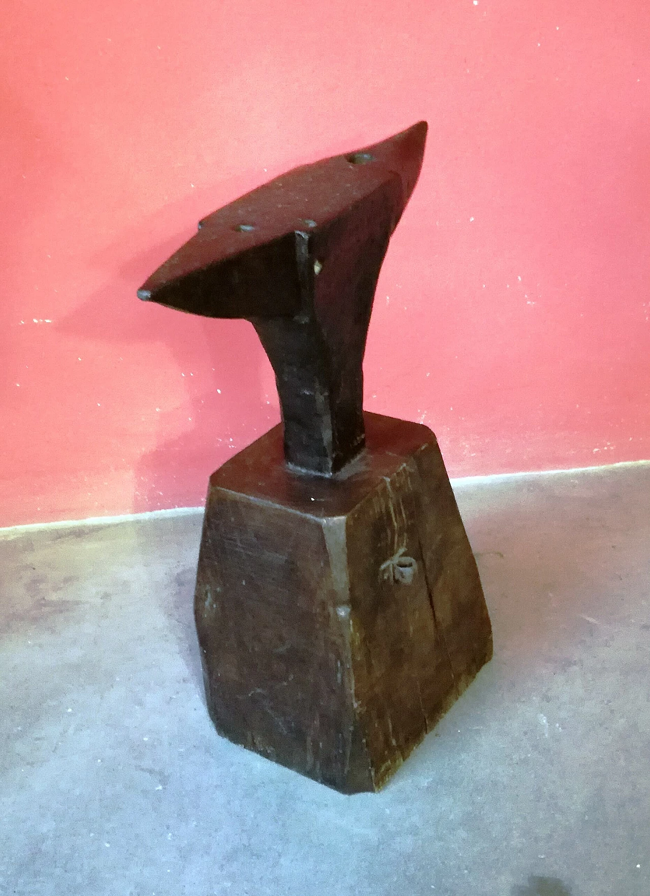 Tempered steel anvil with wood stand, 19th century 2