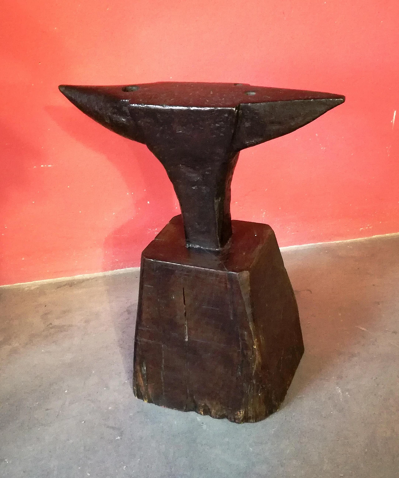 Tempered steel anvil with wood stand, 19th century 3