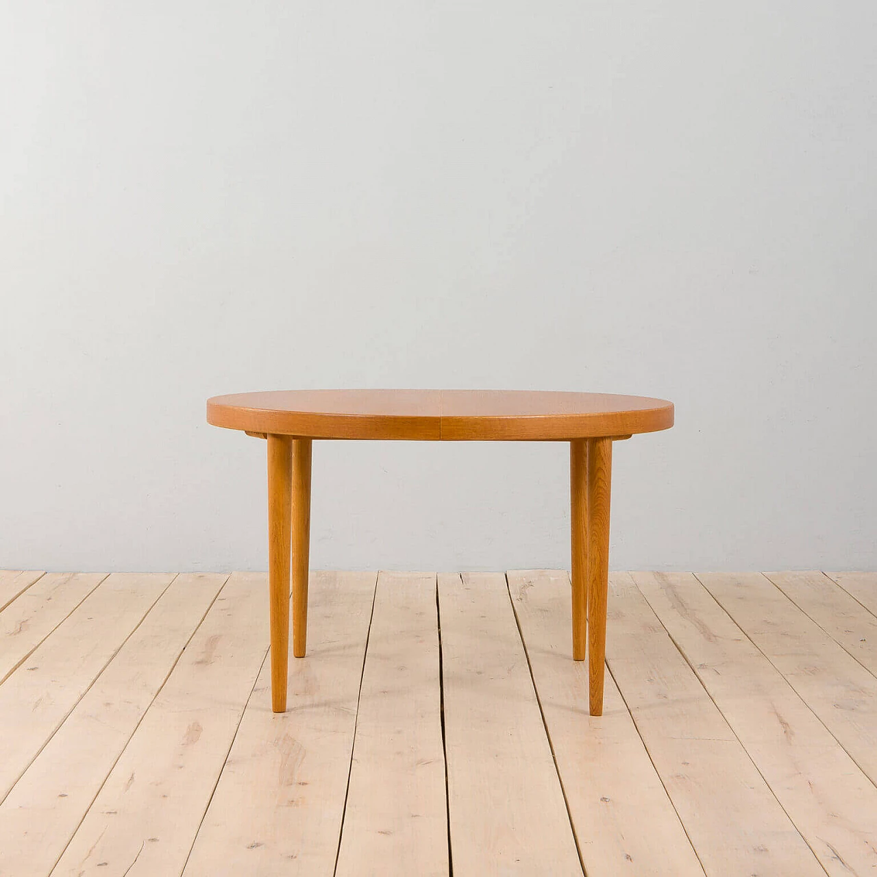 Extendable round oak table attributed to Kai Kristiansen, 1960s 7