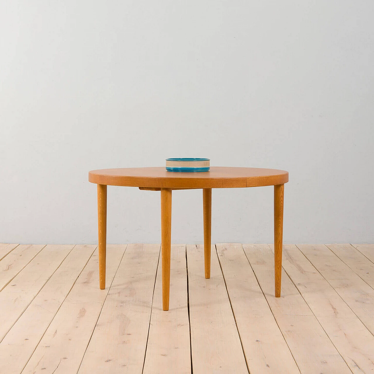 Extendable round oak table attributed to Kai Kristiansen, 1960s 8