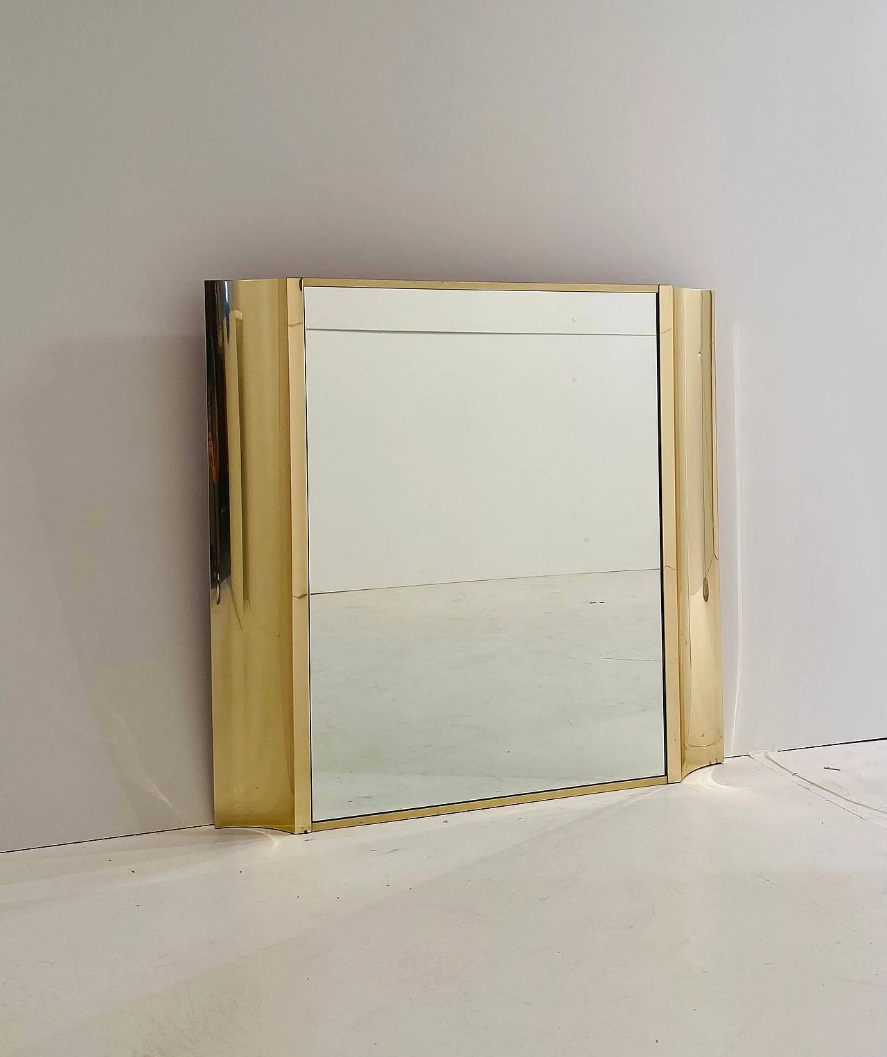 Specchio dorato con cornice in radica di noce, anni '70 6