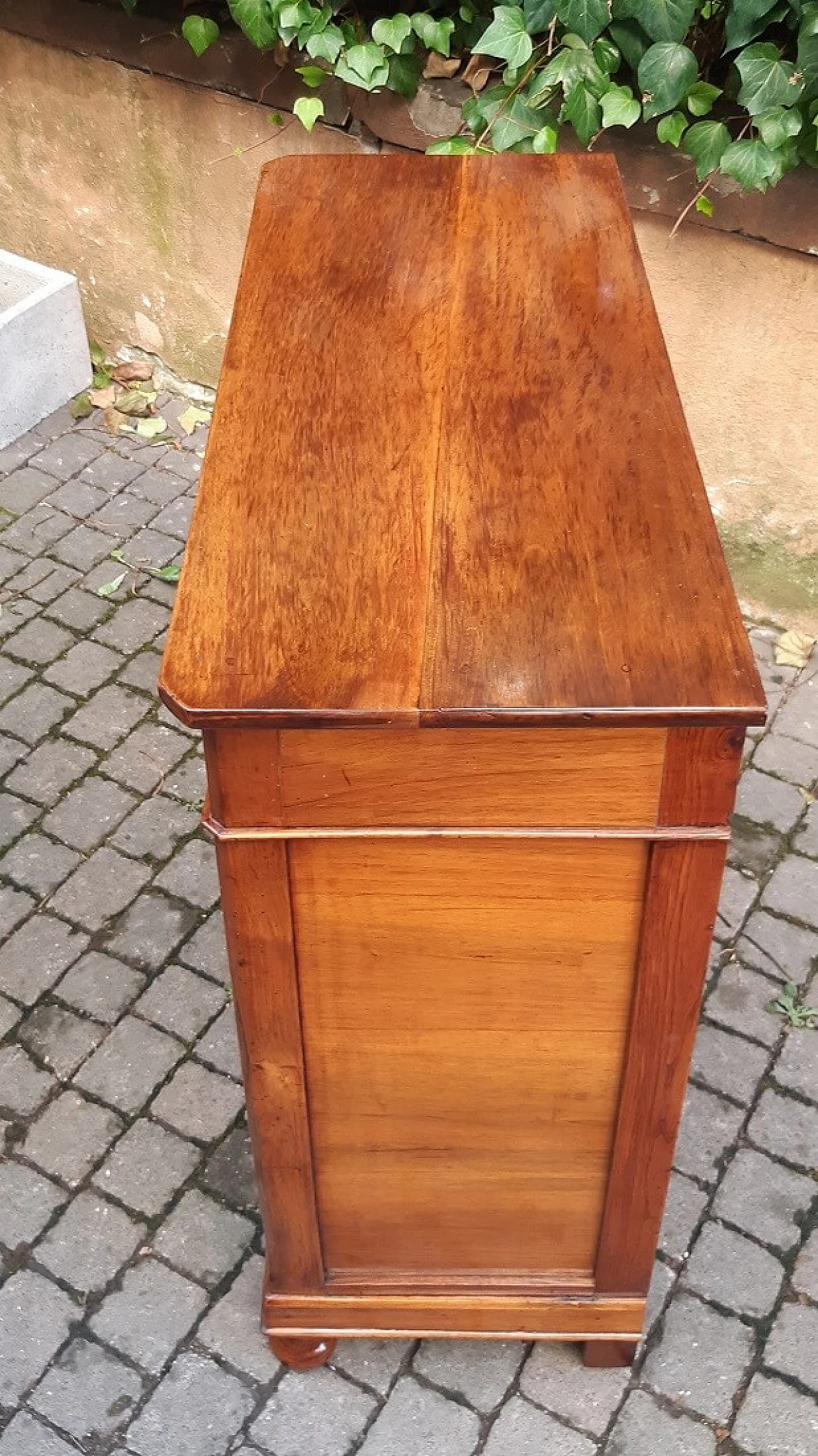 Solid walnut dresser with four drawers, 19th century 1