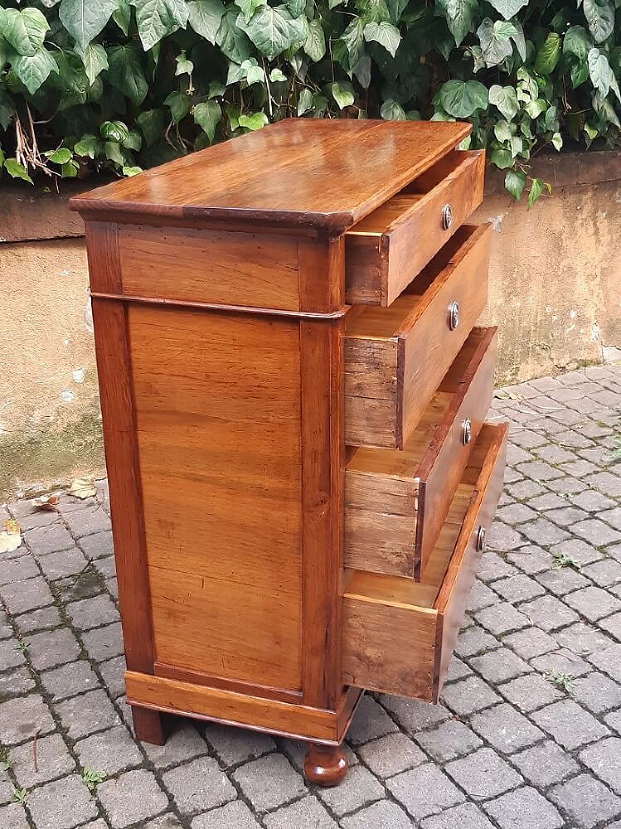 Solid walnut dresser with four drawers, 19th century 3