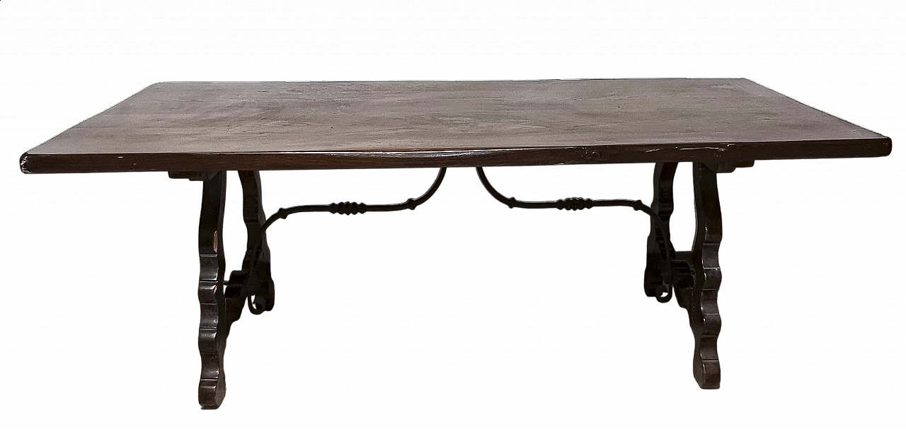 Tavolo fratino in legno massello con gambe a lira e supporti metallici 9