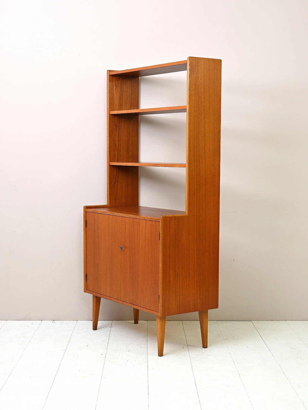 Libreria con ante a battente in teak, anni '60 5