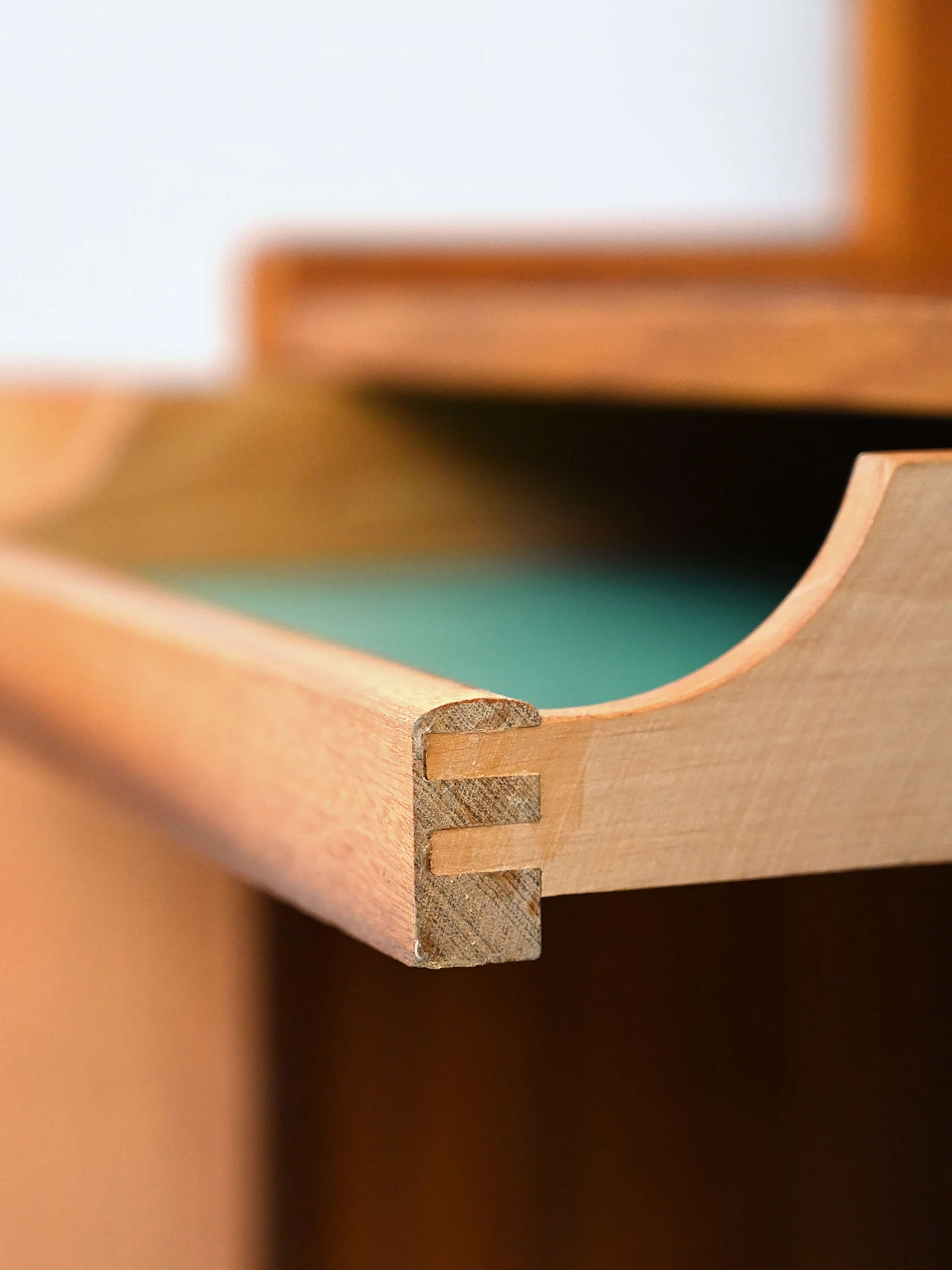 Libreria con ante a battente in teak, anni '60 8
