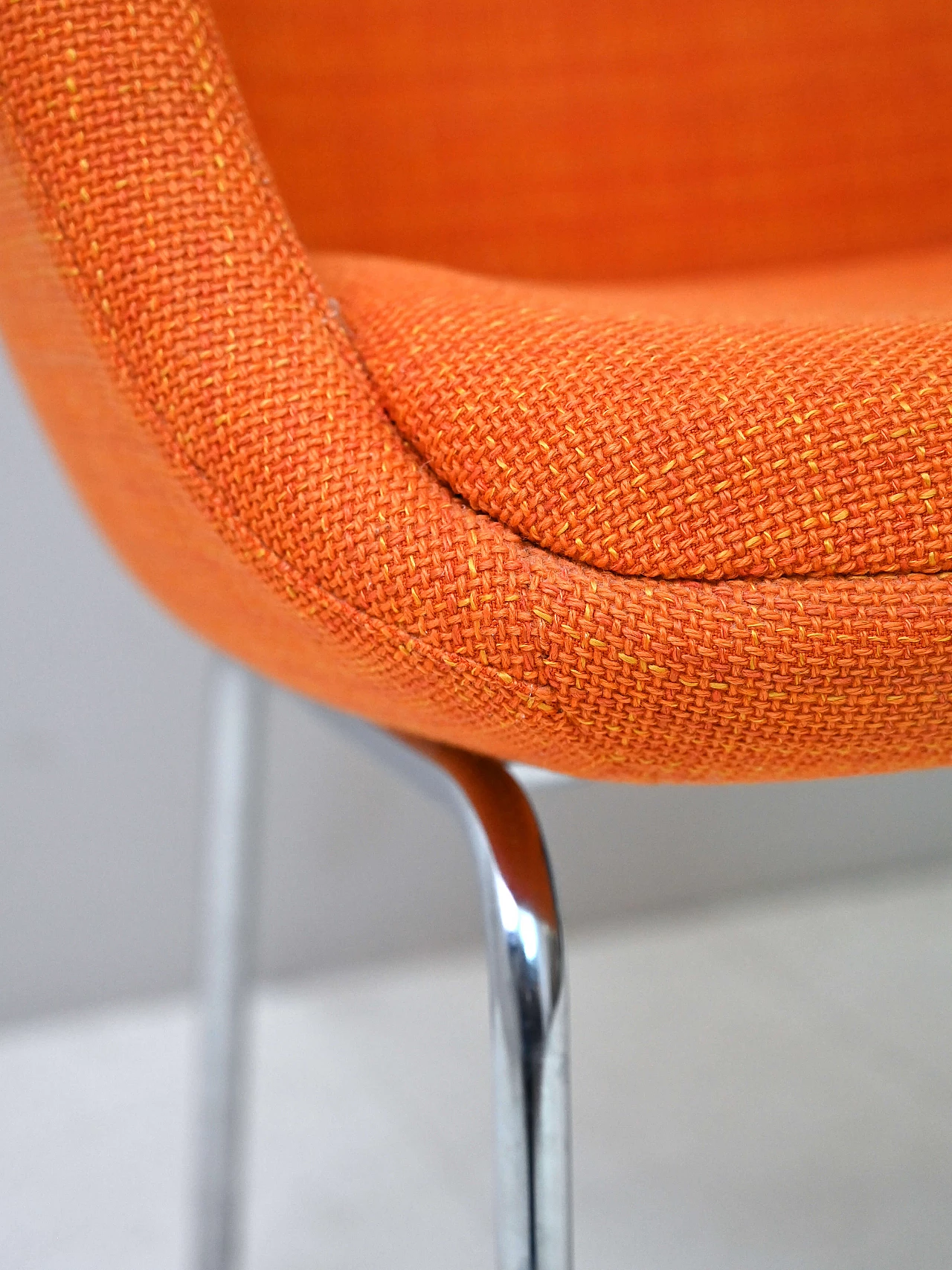 Poltrona in acciaio e tessuto arancione, anni '70 10