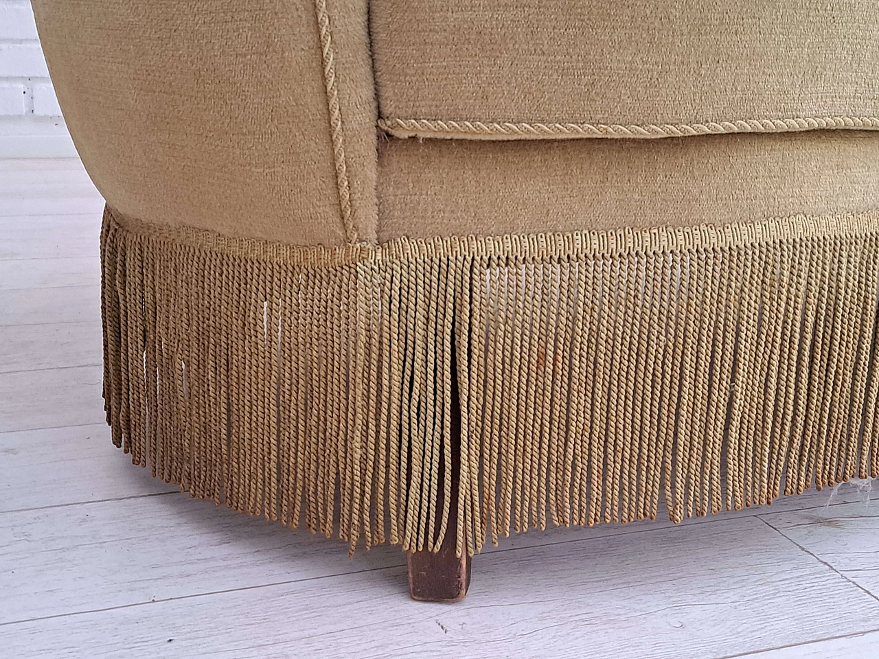 Two-seater velvet sofa with tassels, 1970s 4