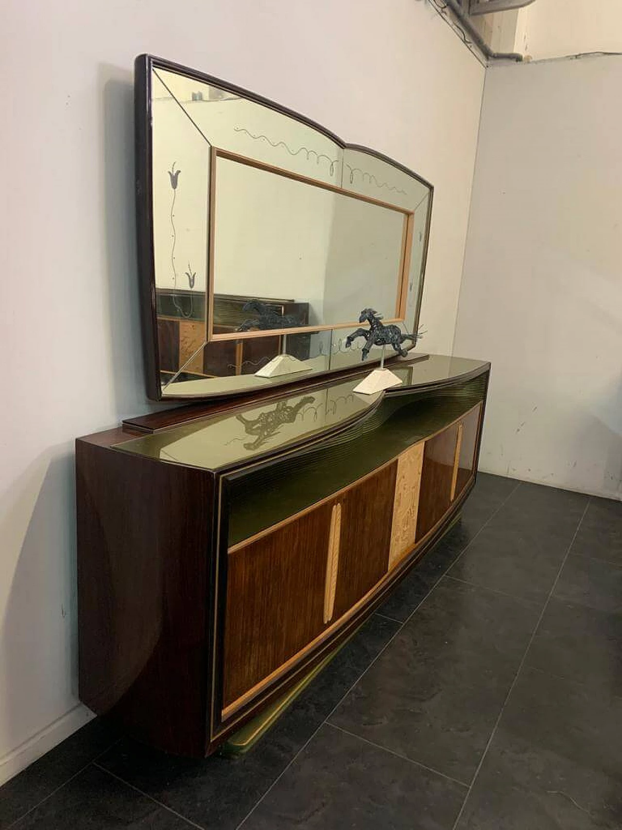 Credenza, mobile bar, specchio e tavolo di Vittorio Dassi, anni '40 3