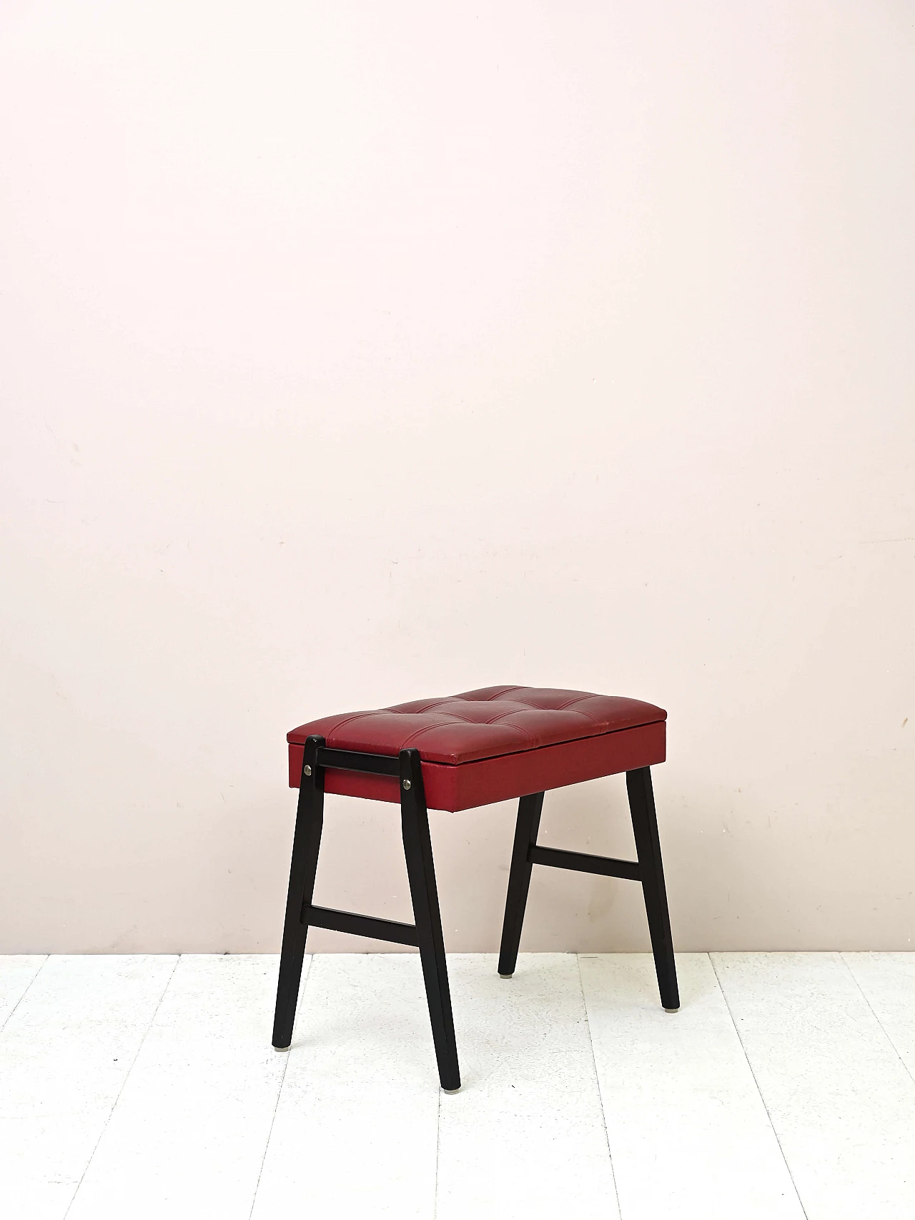 Sgabello contenitore in legno e similpelle, anni '60 1