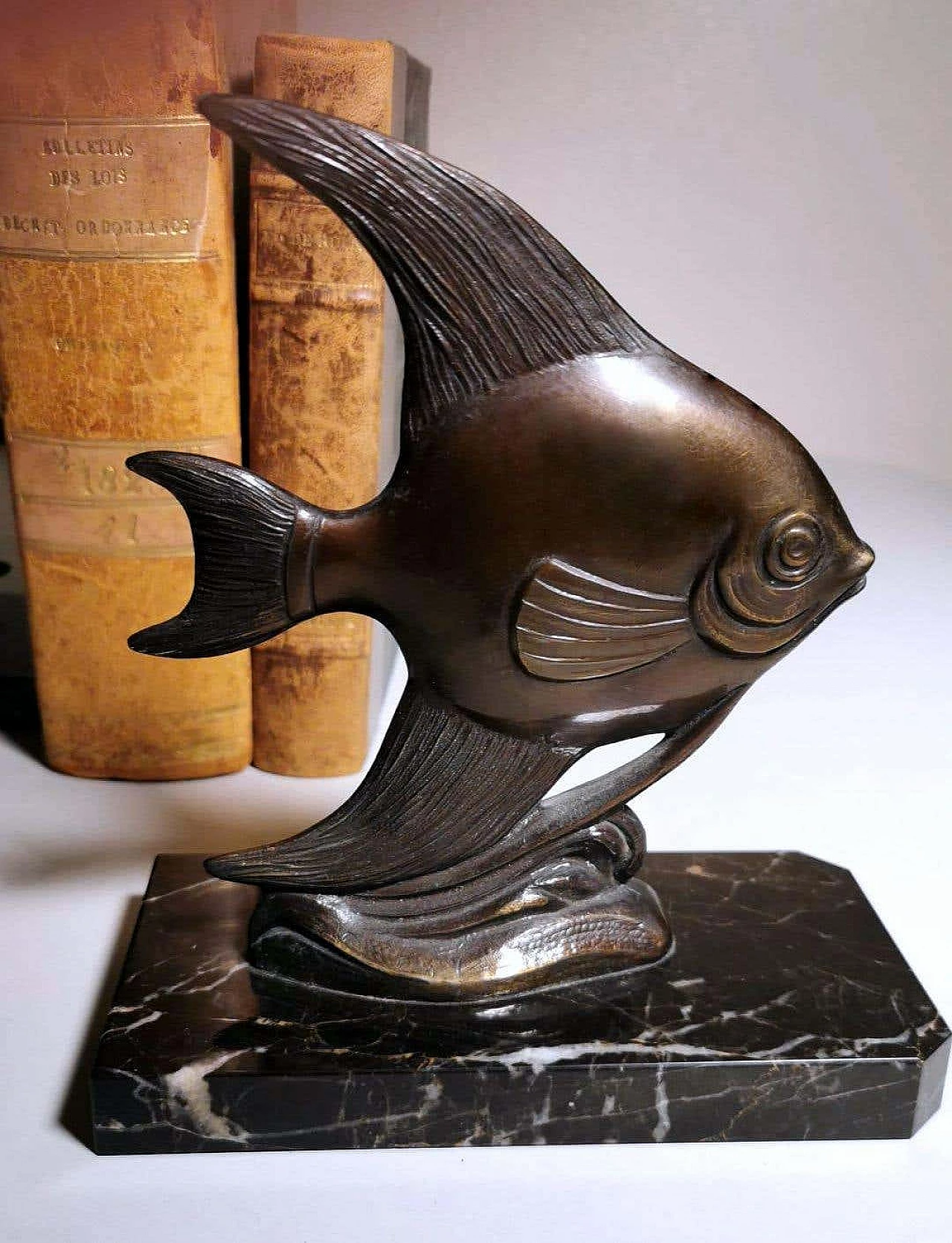 Pair of fish-shaped choice bookends with Marquinia marble base, 1930s 11