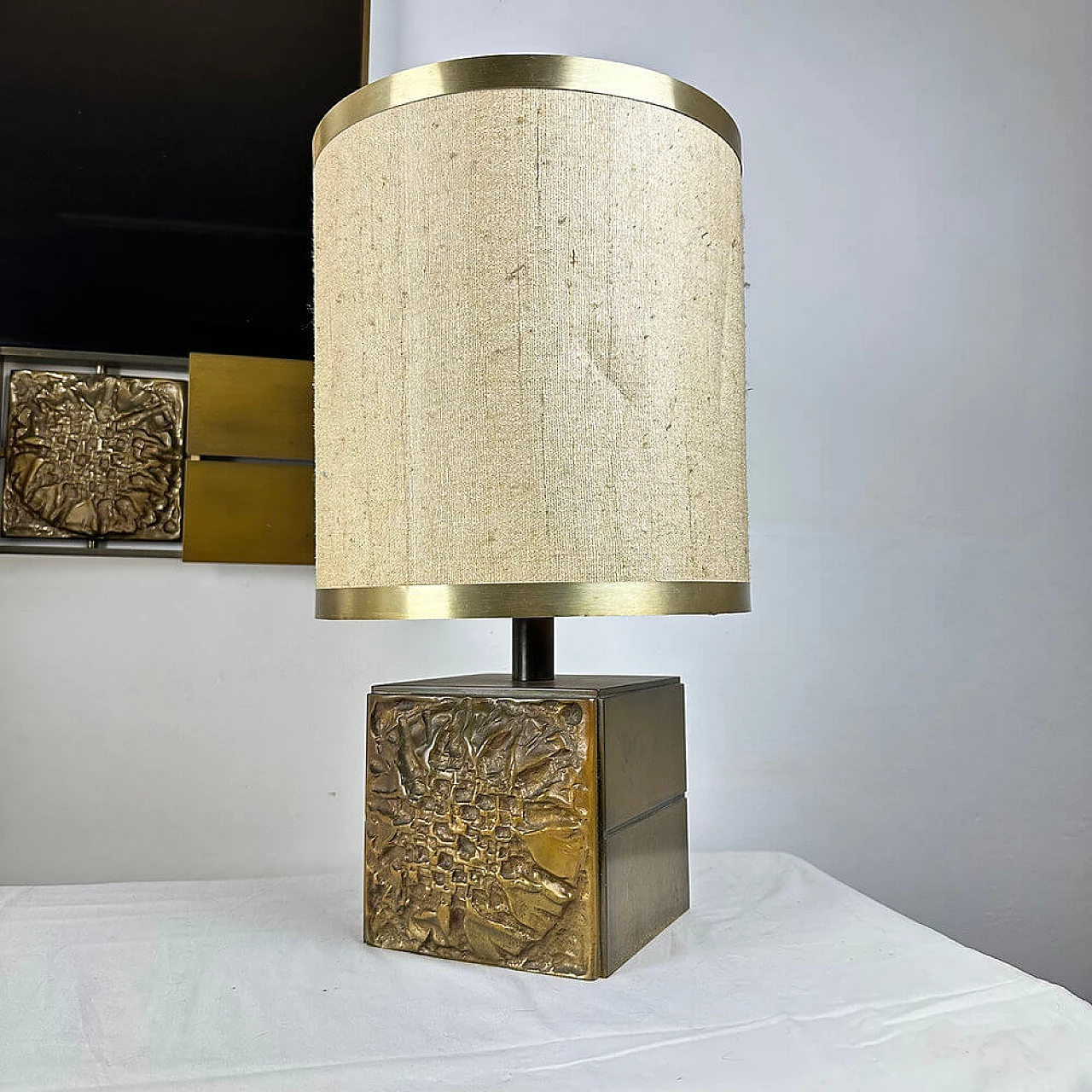 Coppia di lampade da tavolo e specchio di Luciano Frigerio, anni '70 4