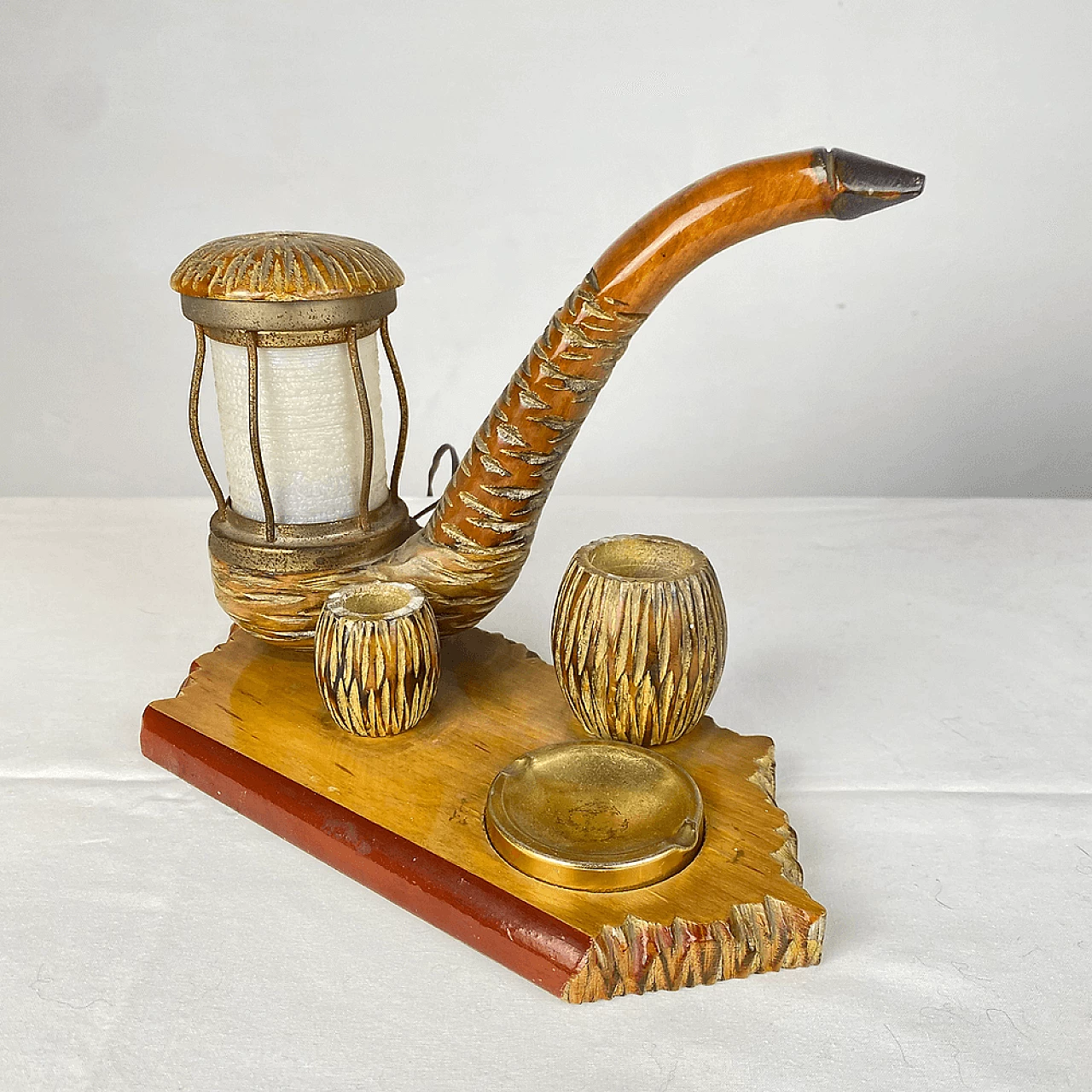 Lampada da tavolo a forma di pipa con posacenere di Aldo Tura 2