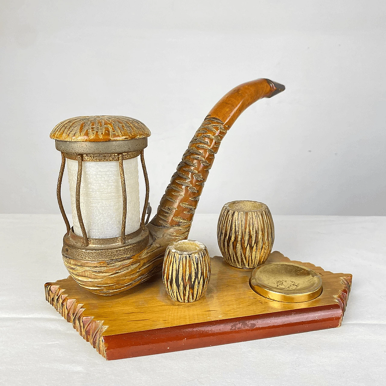 Lampada da tavolo a forma di pipa con posacenere di Aldo Tura 6