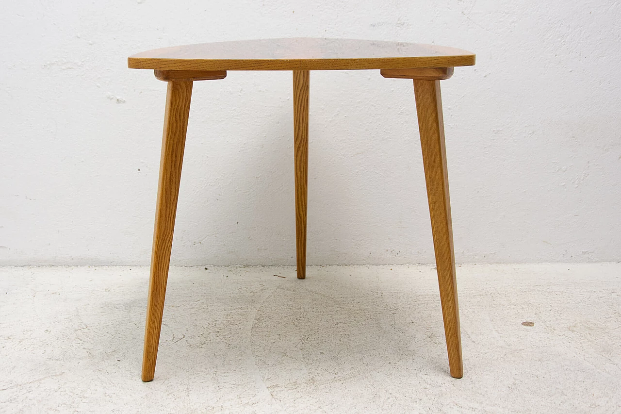 Triangular walnut side table, 1970s 12