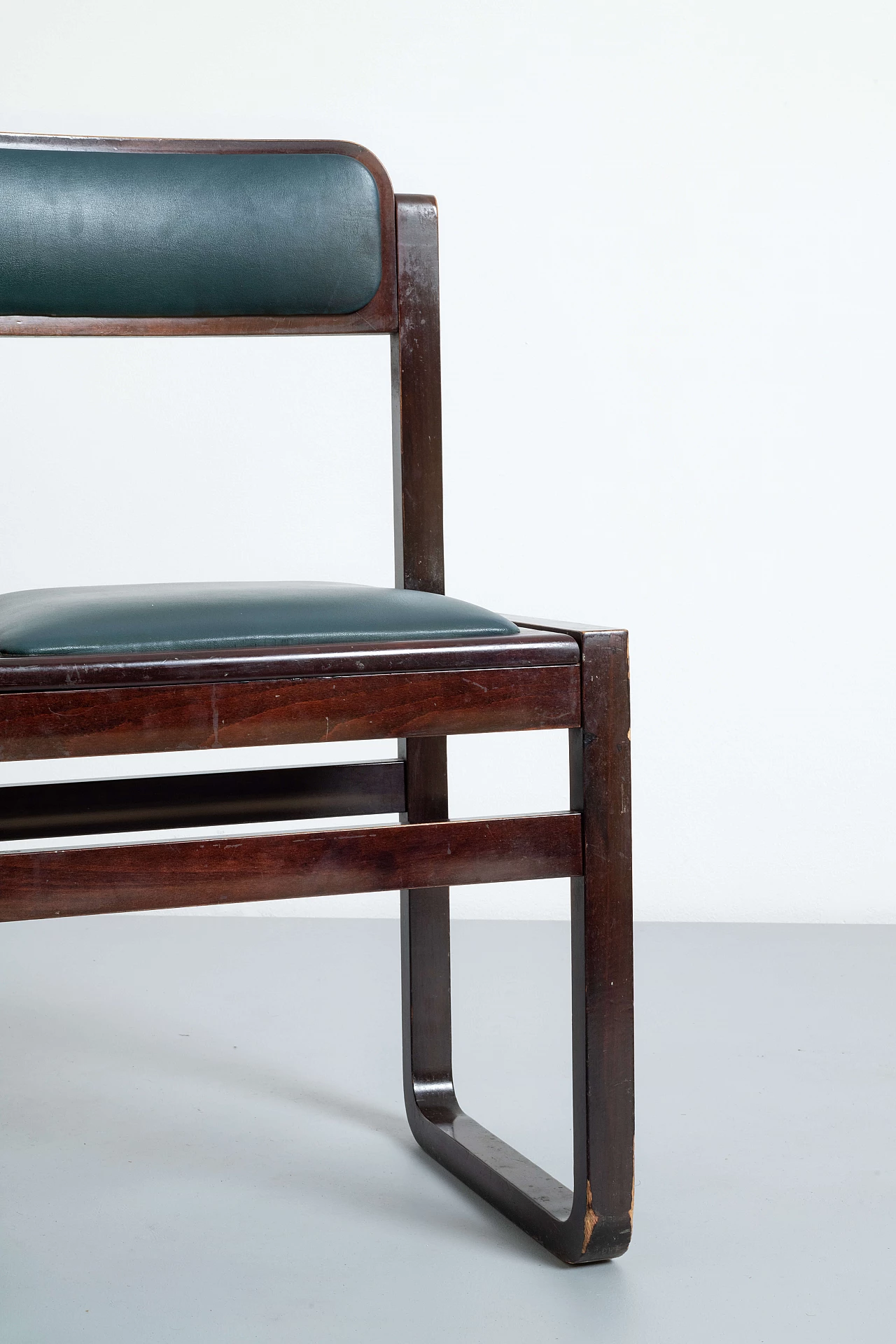 6 Chairs in walnut and green skai, 1960s 3