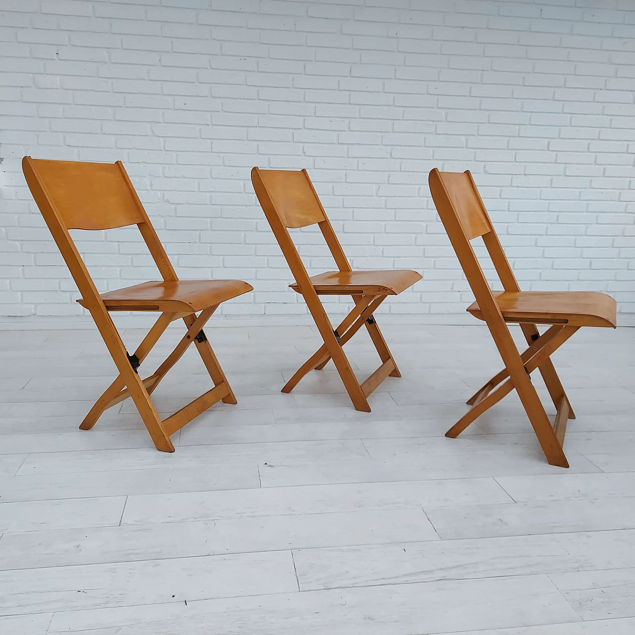 3 Plywood folding chairs by Ve.S., 1960s 1