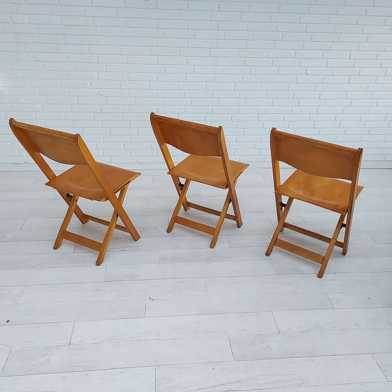 3 Plywood folding chairs by Ve.S., 1960s 2