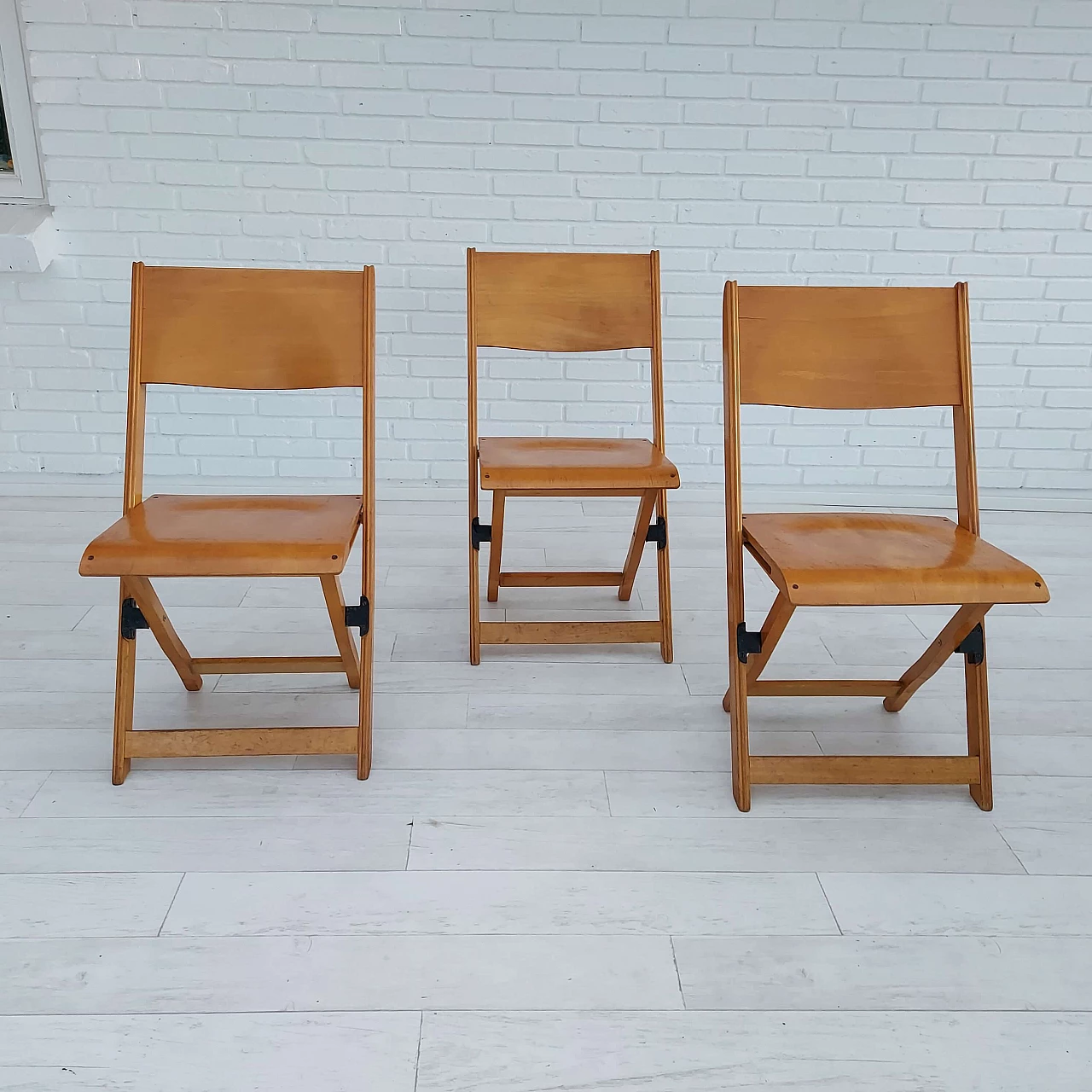 3 Plywood folding chairs by Ve.S., 1960s 4
