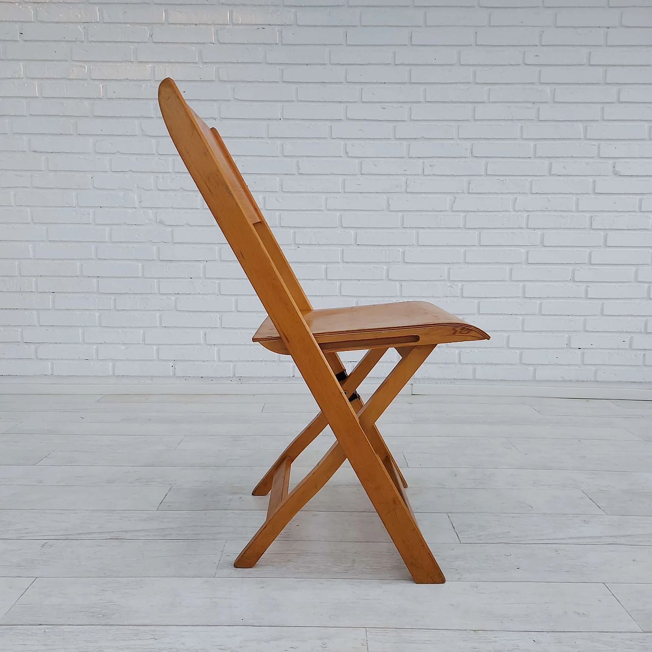 3 Plywood folding chairs by Ve.S., 1960s 8